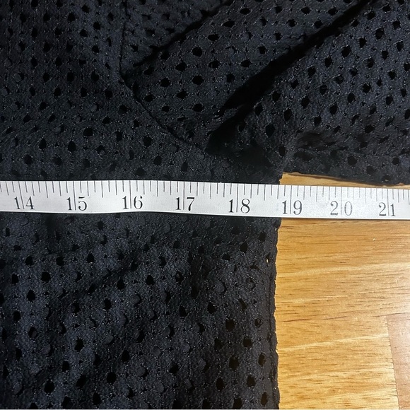 BANANA REPUBLIC Perforated Flutter Sleeve Top - Picture 11 of 13